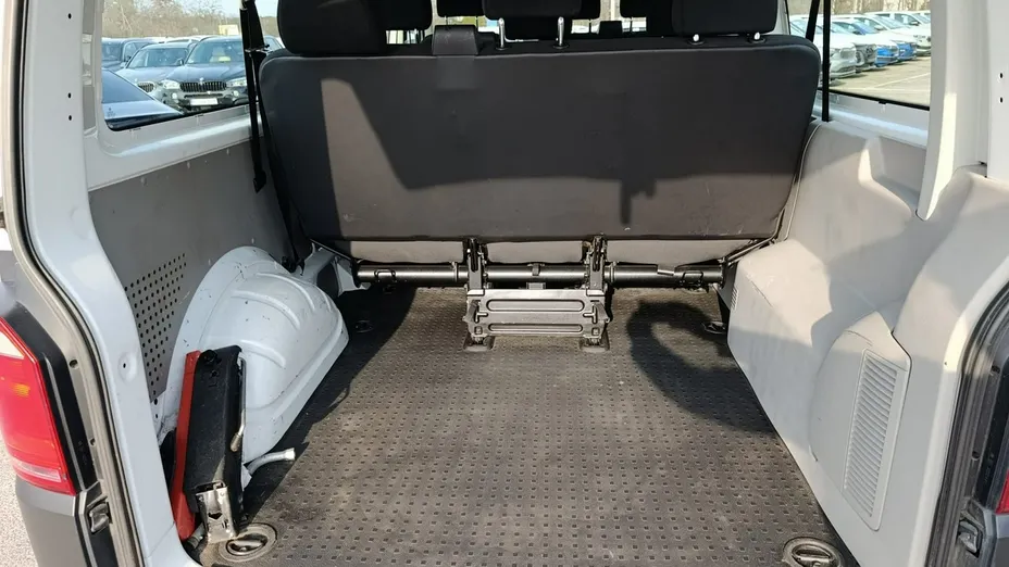 VOLKSWAGEN Transporter -