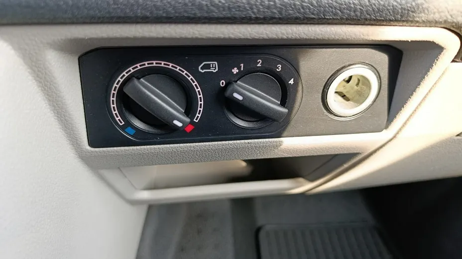 VOLKSWAGEN Transporter -