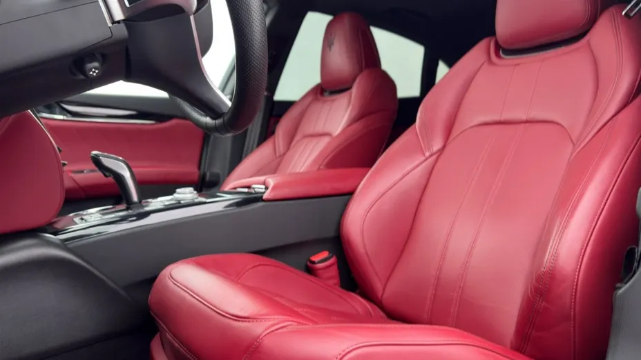 MASERATI Quattroporte -