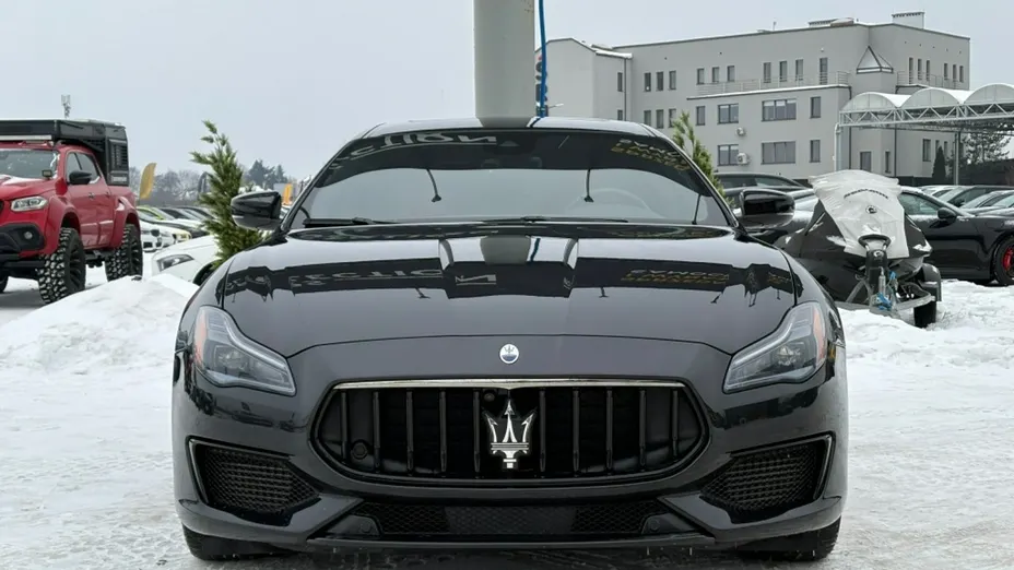 MASERATI Quattroporte -
