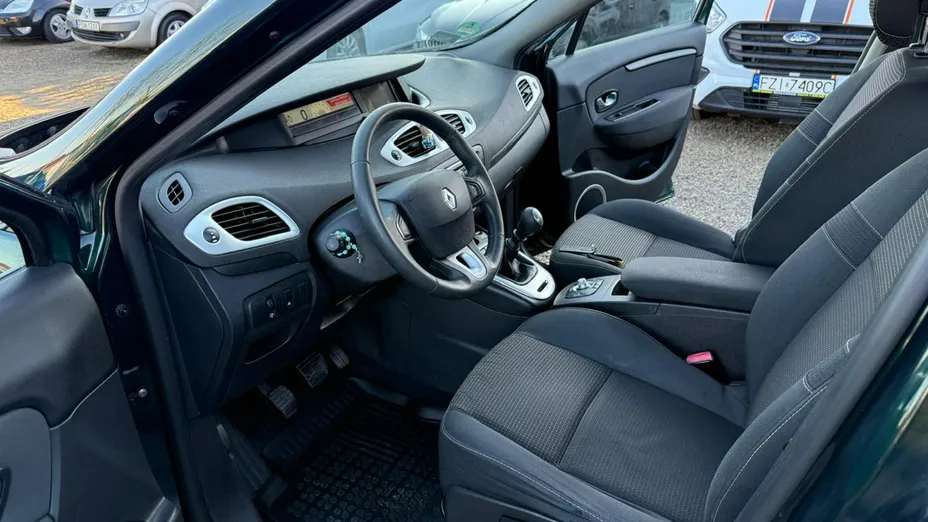 RENAULT Grand Scenic -
