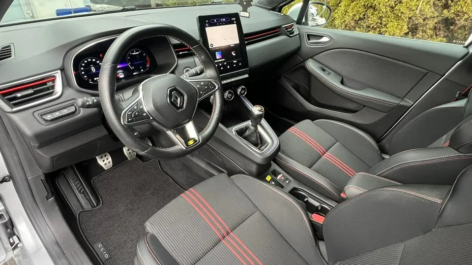 RENAULT Clio -