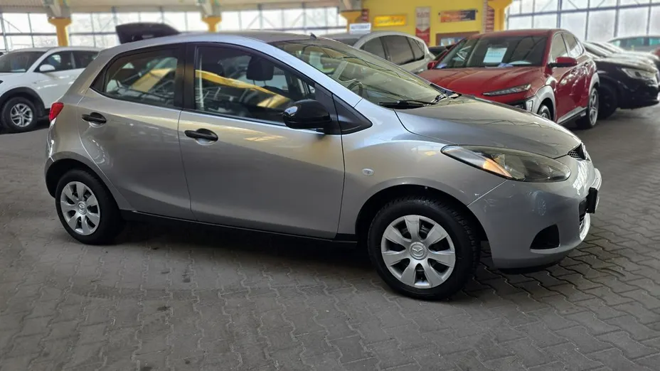 MAZDA 2 -