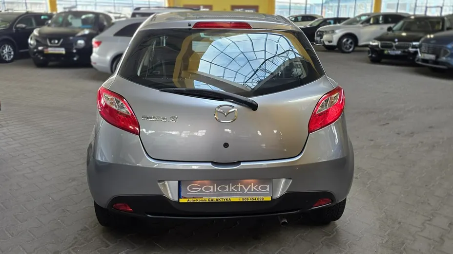 MAZDA 2 -