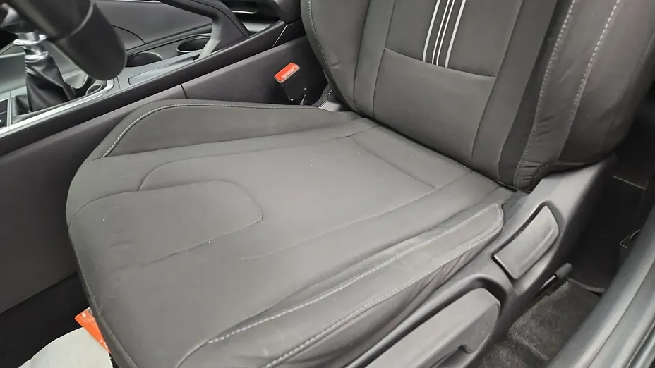 HYUNDAI Elantra -