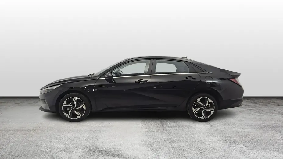 HYUNDAI Elantra -