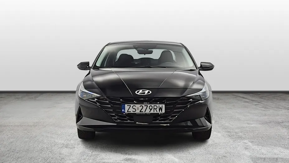HYUNDAI Elantra -