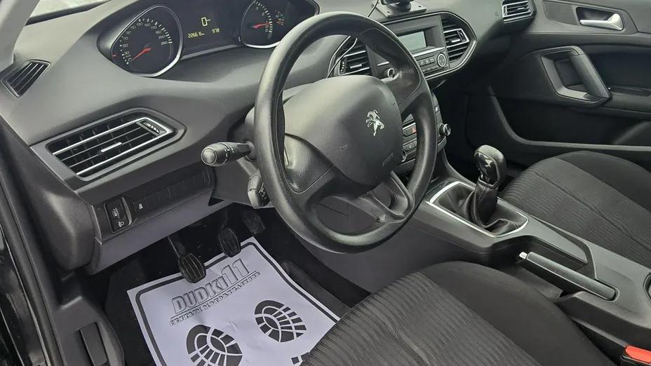PEUGEOT 308 -