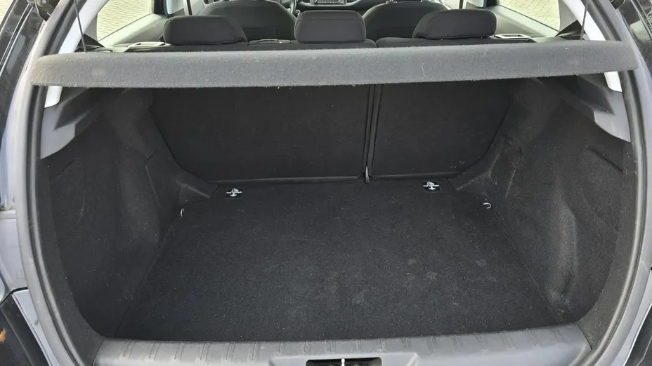 PEUGEOT 308 -
