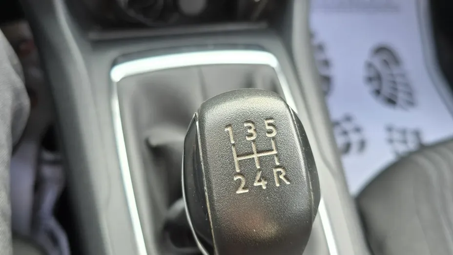 PEUGEOT 308 -