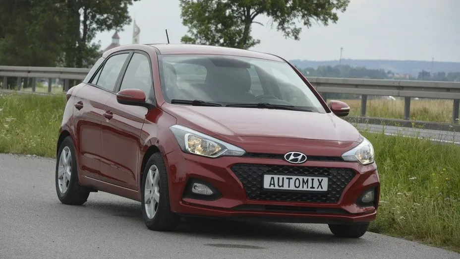 HYUNDAI i20 -