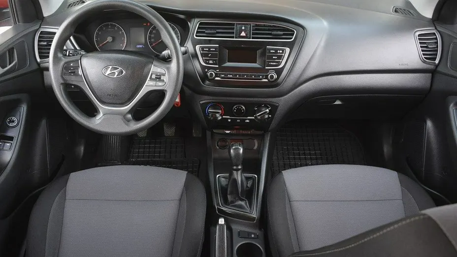 HYUNDAI i20 -