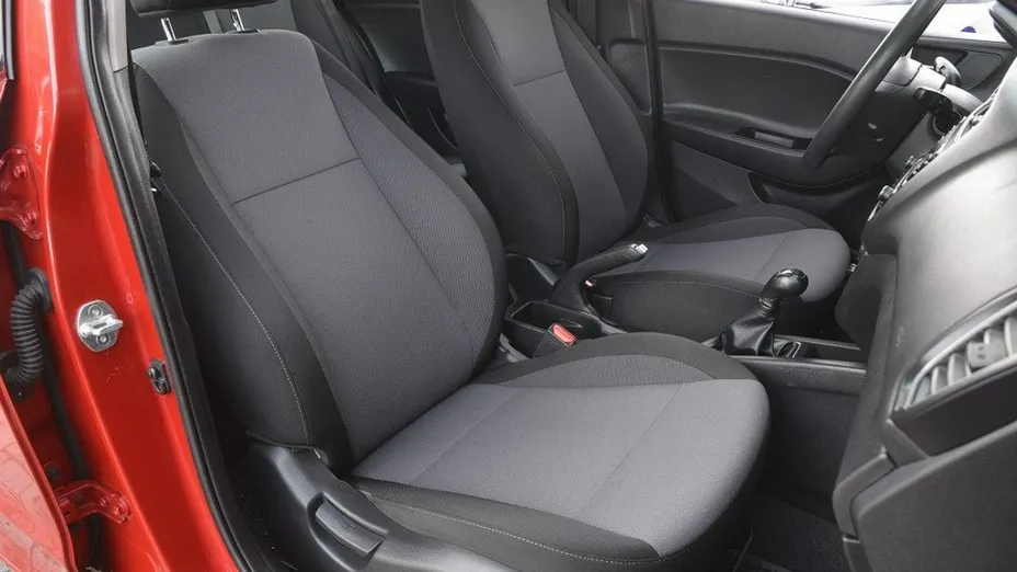 HYUNDAI i20 -