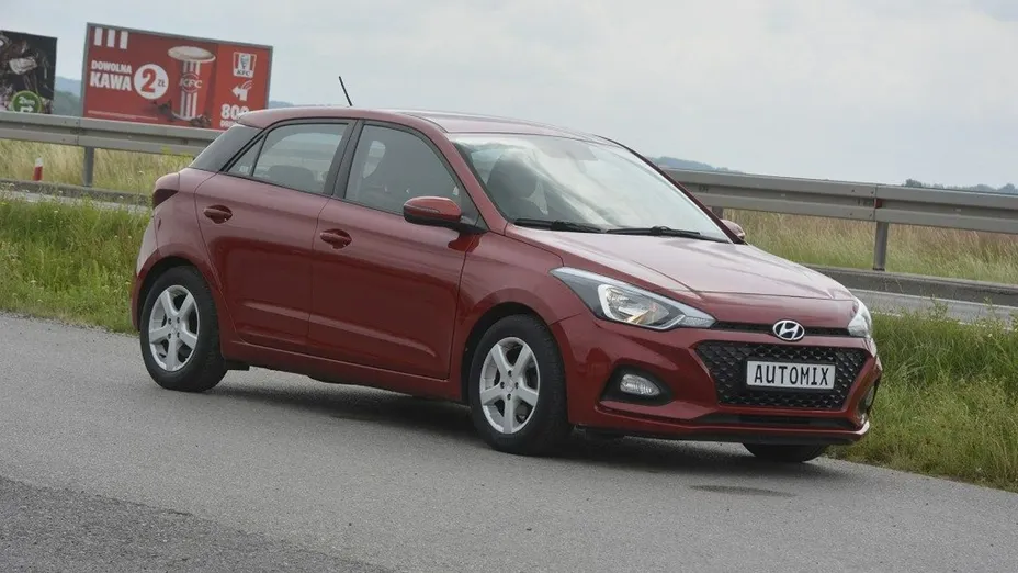 HYUNDAI i20 -