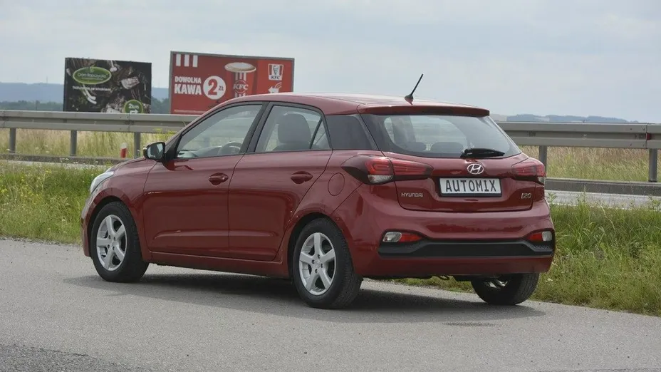 HYUNDAI i20 -