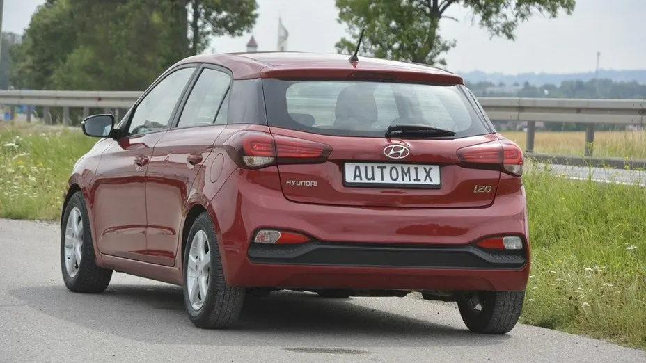 HYUNDAI i20 -