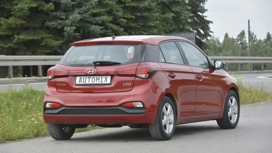 HYUNDAI i20 -