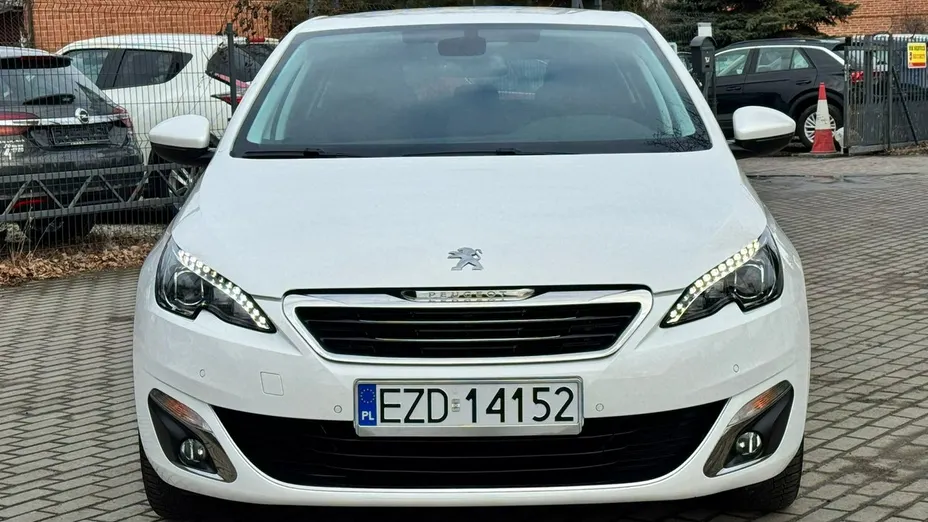 PEUGEOT 308 -