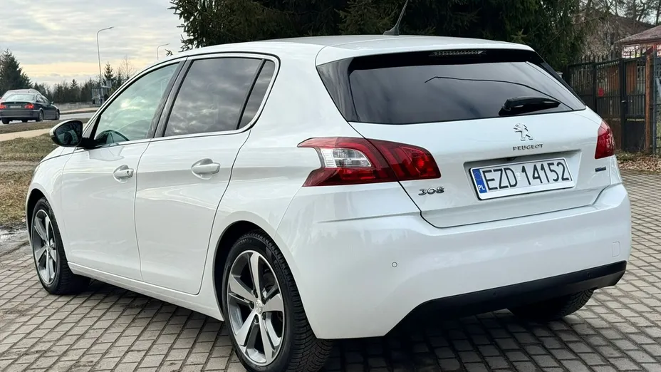 PEUGEOT 308 -