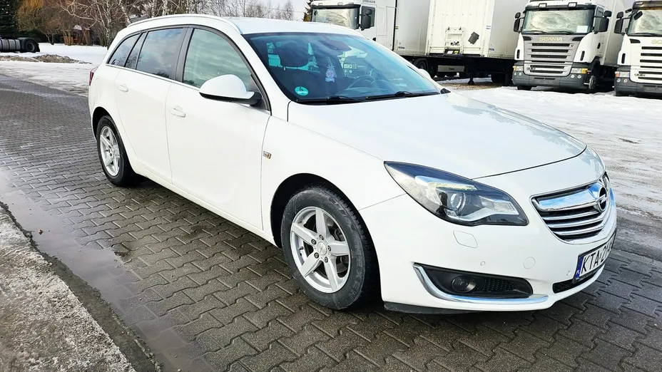 OPEL Insignia -