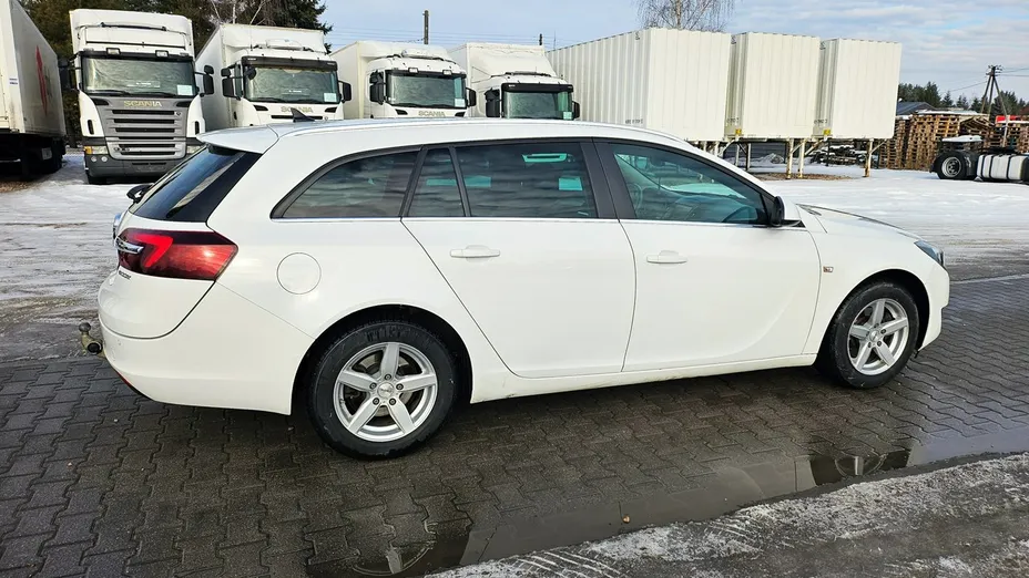 OPEL Insignia -