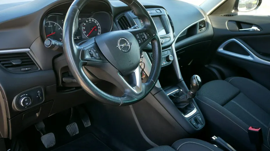 OPEL Zafira -