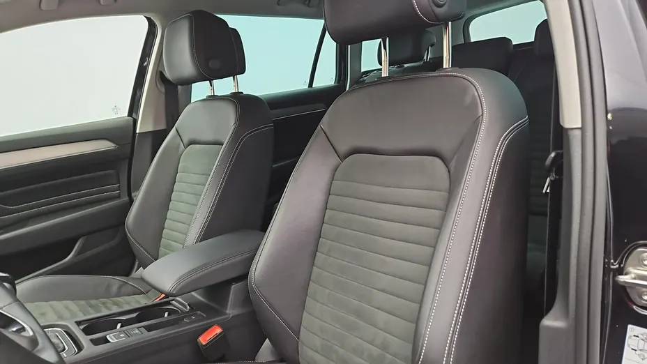 VOLKSWAGEN Passat -