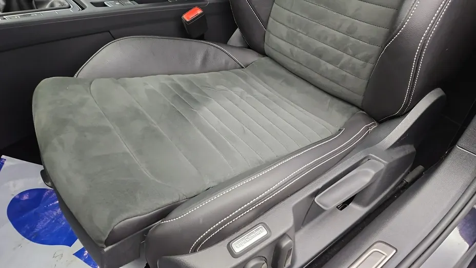 VOLKSWAGEN Passat -