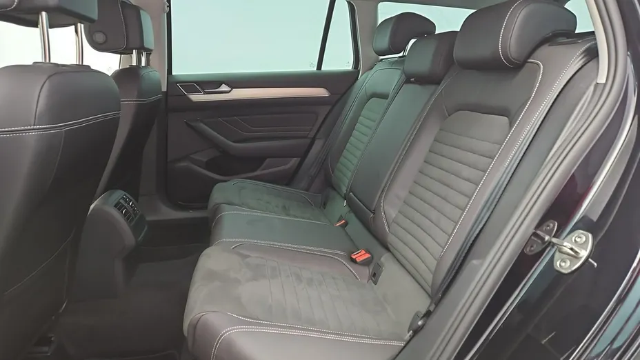 VOLKSWAGEN Passat -