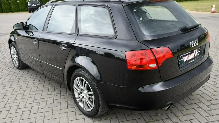 AUDI A4 -