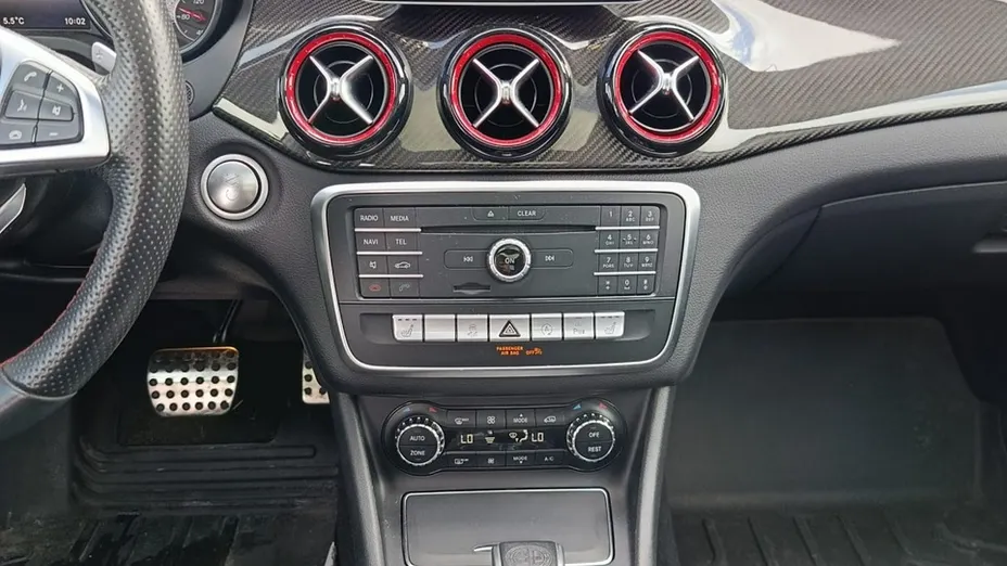 MERCEDES-BENZ GLA -