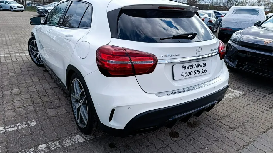 MERCEDES-BENZ GLA -