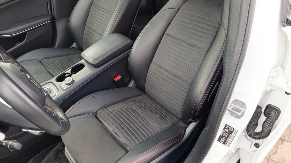 MERCEDES-BENZ GLA -