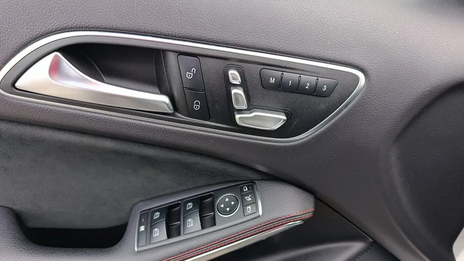 MERCEDES-BENZ GLA -