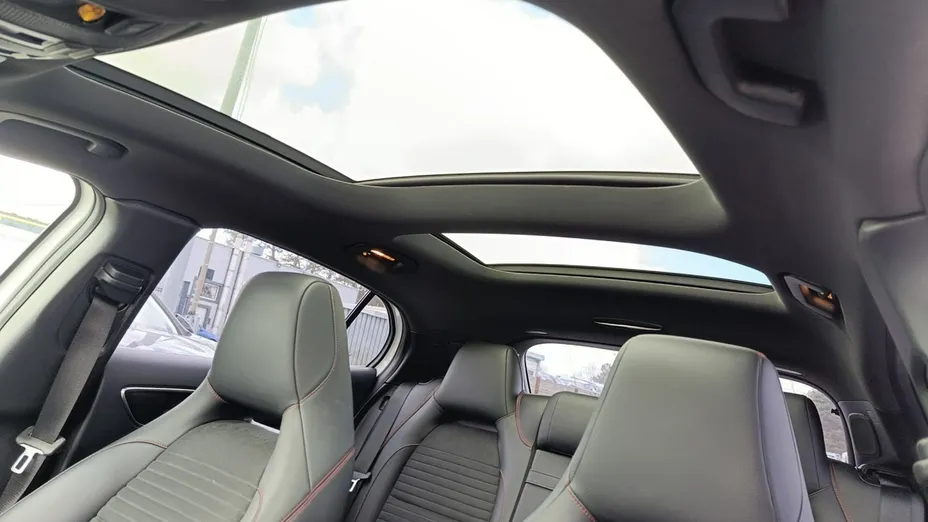 MERCEDES-BENZ GLA -