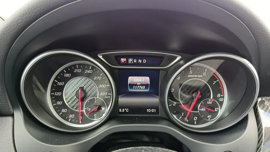 MERCEDES-BENZ GLA -