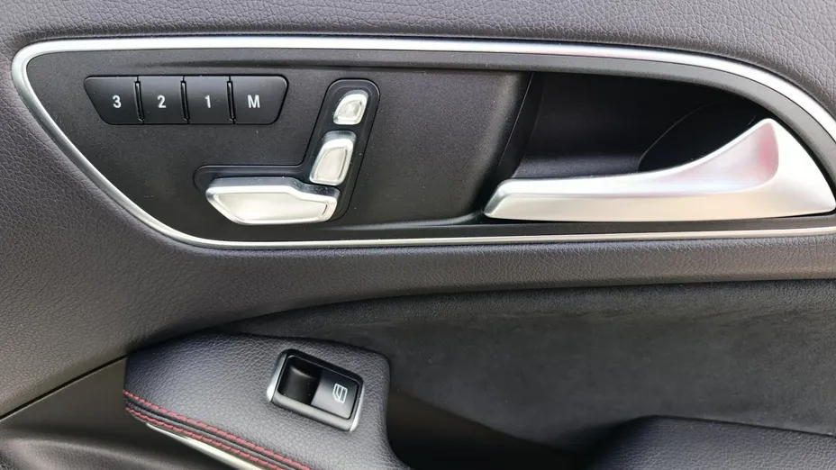 MERCEDES-BENZ GLA -