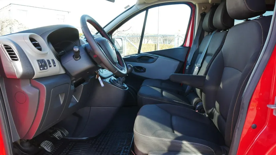 RENAULT Trafic -