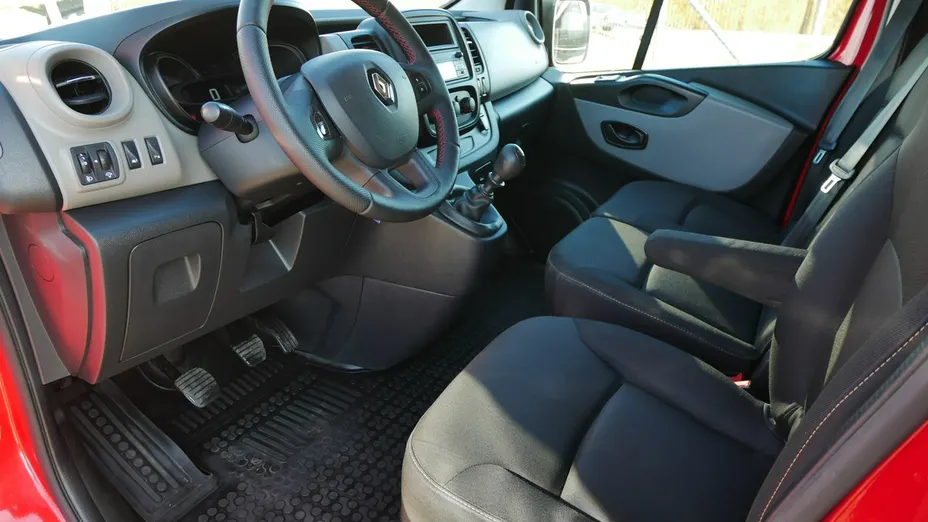 RENAULT Trafic -