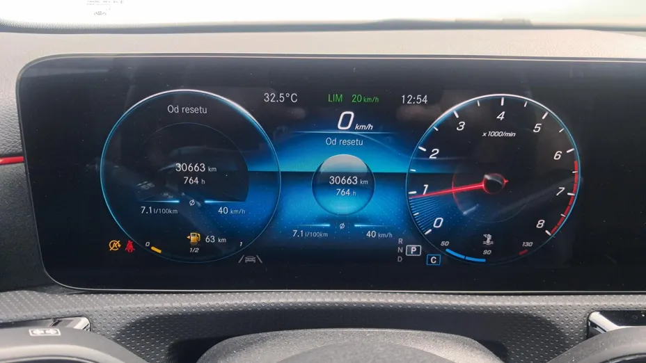 MERCEDES-BENZ A Klasa A 200 AMG Line 7G-DCT