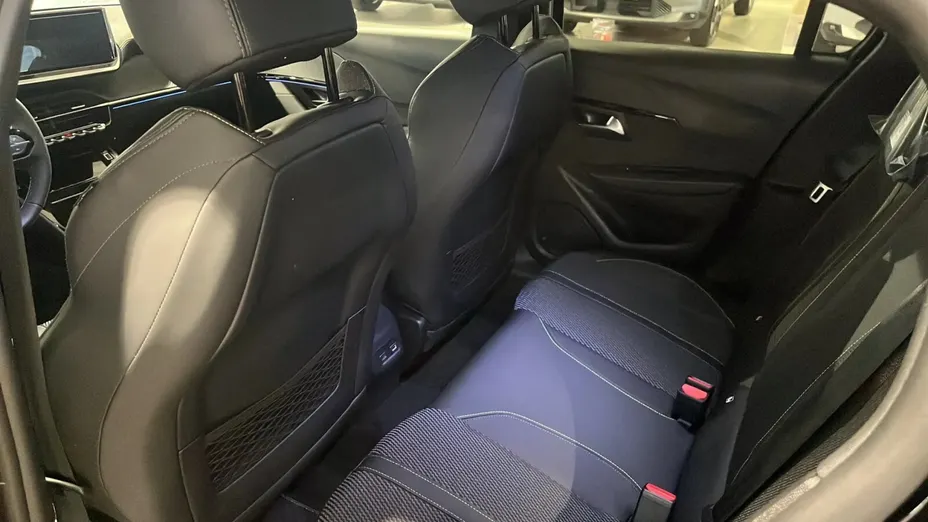 PEUGEOT 208 e-208 54kWh GT Nowy