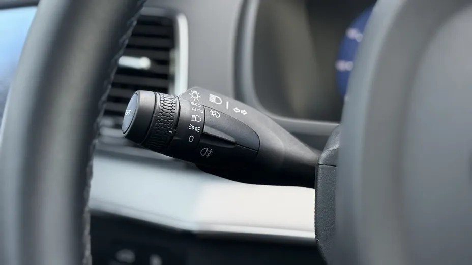 VOLVO XC90 XC90 T8 AWD Plug-In Hybrid Ultra Dark 7os aut