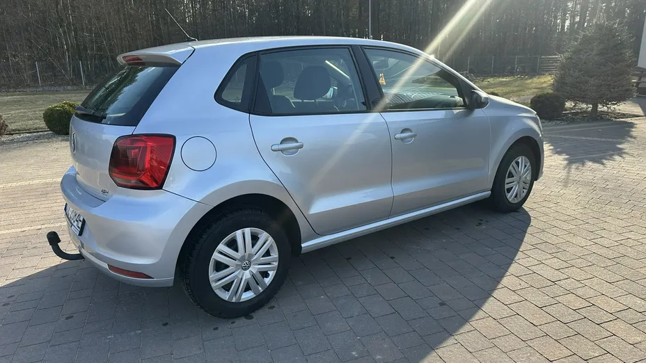 VOLKSWAGEN Polo -
