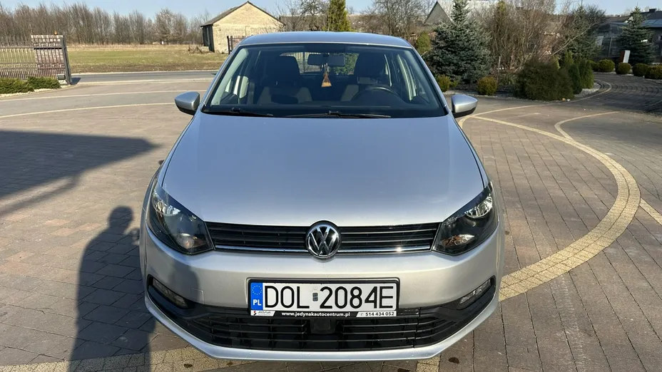 VOLKSWAGEN Polo -