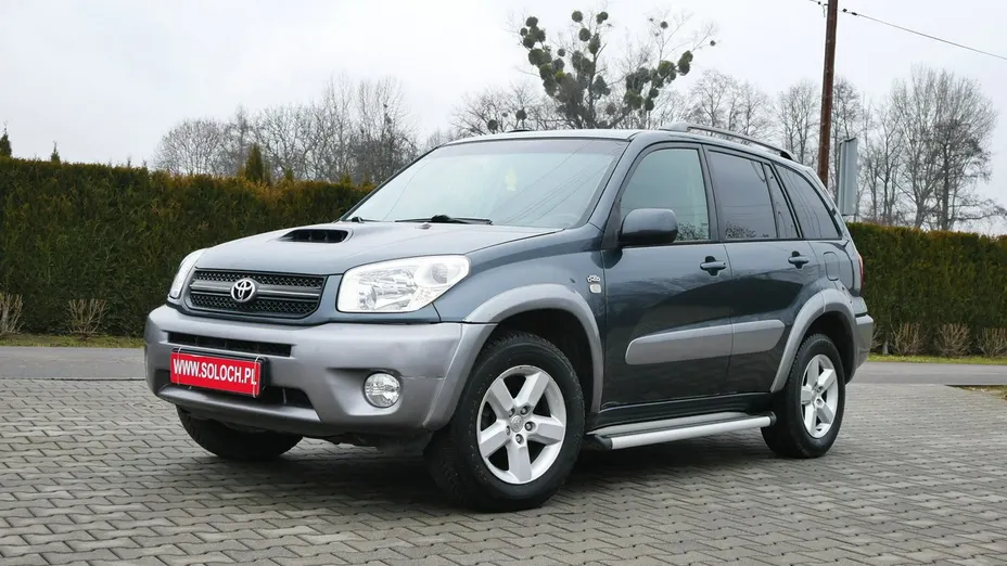 TOYOTA RAV4 -