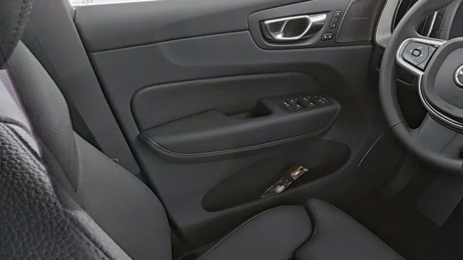 VOLVO XC60 -