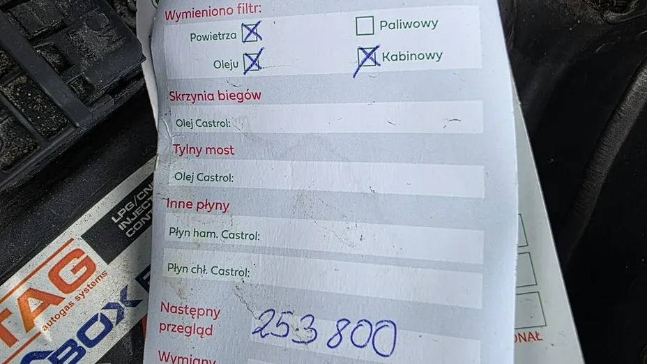 MITSUBISHI Outlander -