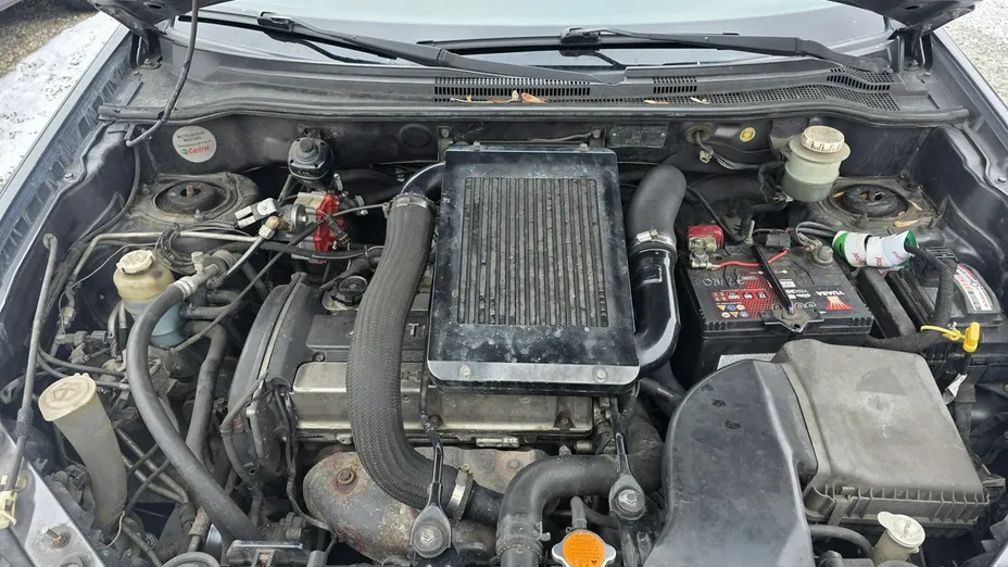 MITSUBISHI Outlander -