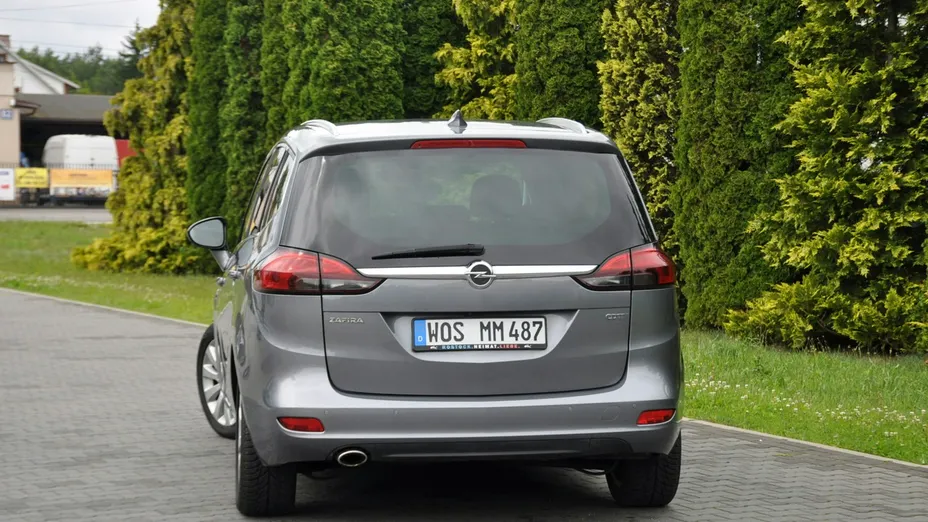 OPEL Zafira -