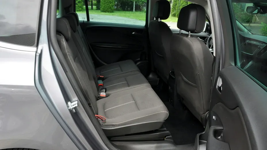 OPEL Zafira -